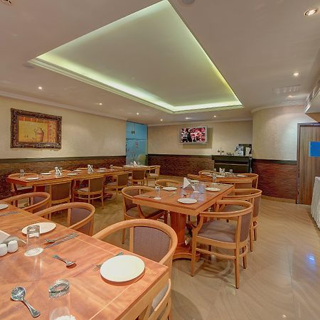 Palm Beach Hotel Дубай Ресторан фото