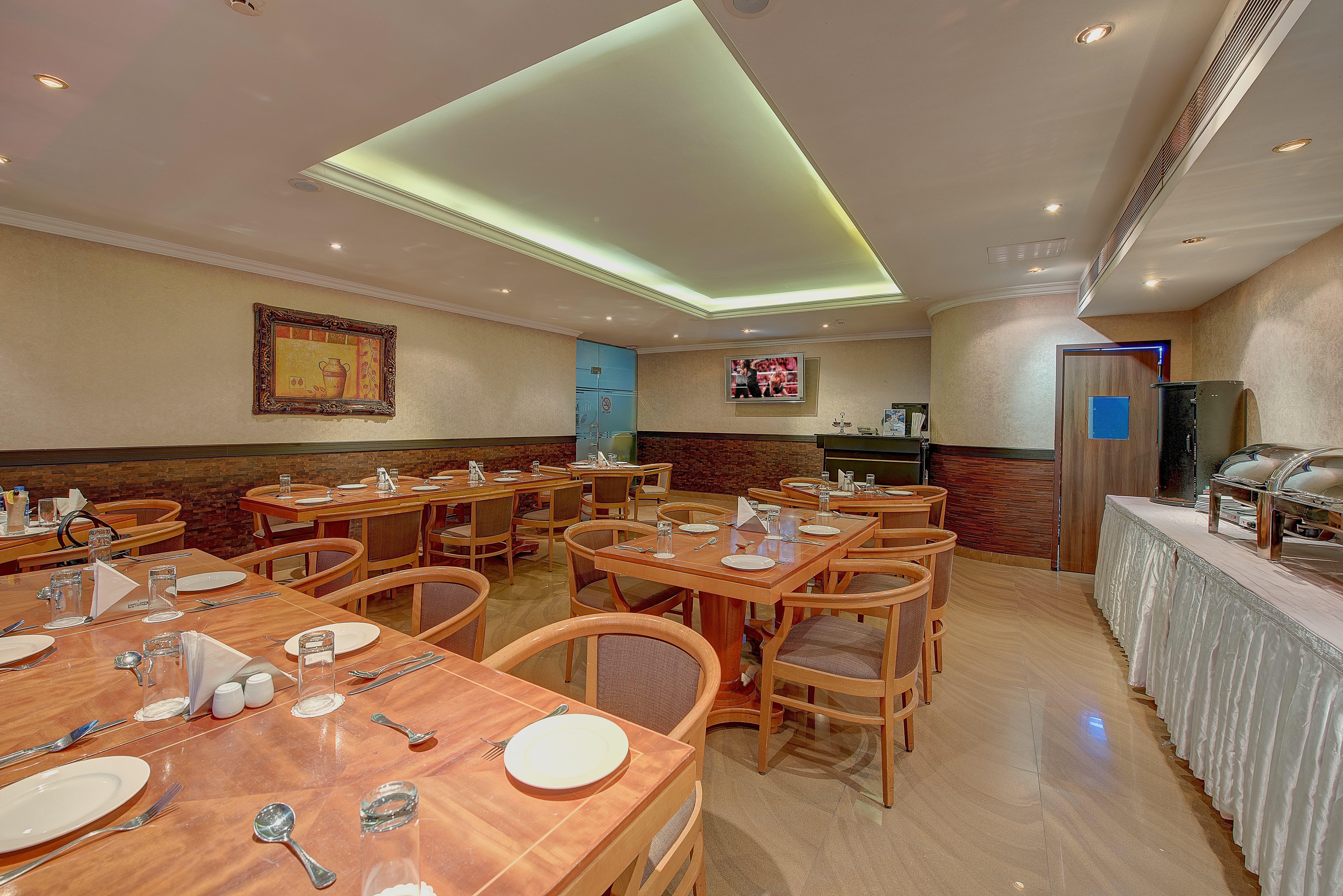 Palm Beach Hotel Дубай Ресторан фото